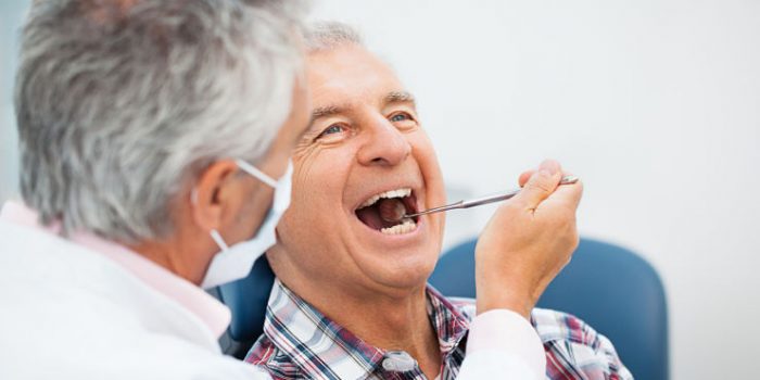 Le recouvrement des soins dentaires pour le senior
